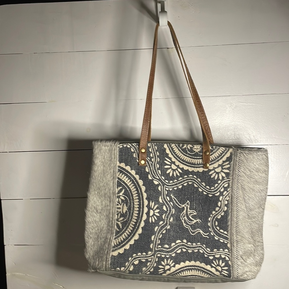 Myra tote